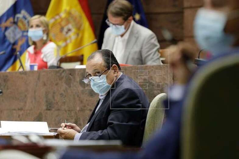 El consejero de Sanidad del Gobierno de Canarias, Blas Trujillo (EFE / Ramón de la Rocha)